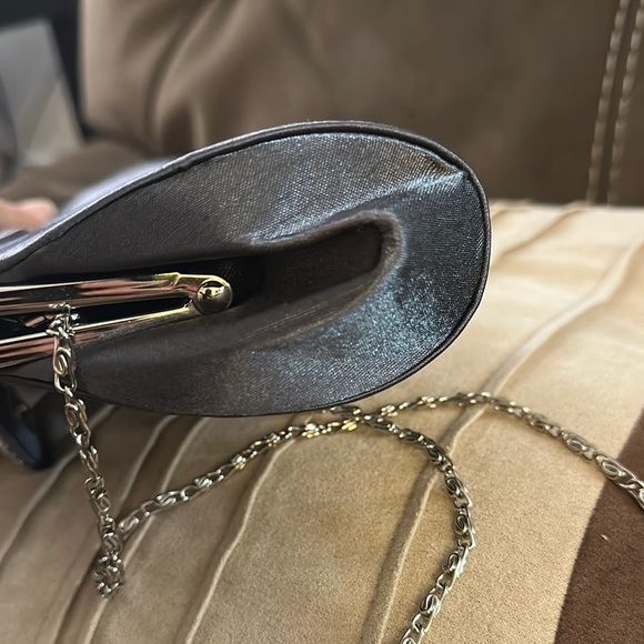 Vintage 1950s Silver Lame Clutch Purse with chain Handle - Picture 5 of 9